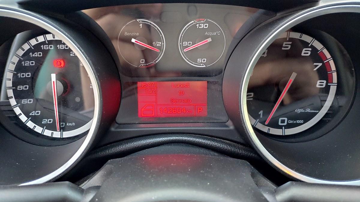 ALFA ROMEO Giulietta SOLO PER COMMERCIANTI AUTO SENZA GARANZIA