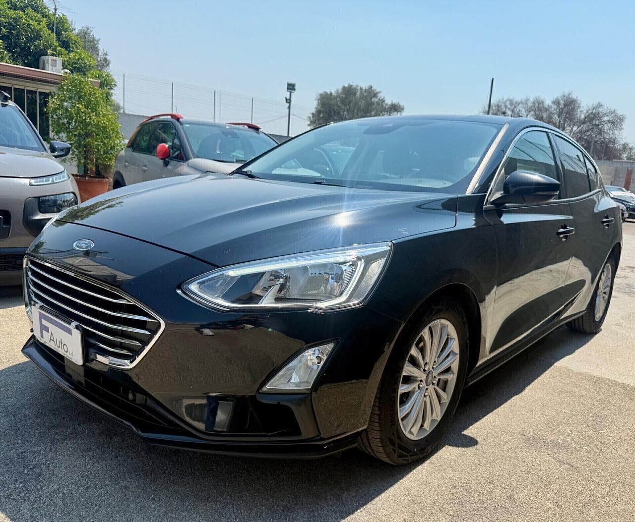 Ford Focus 1.5 TDCi 120 CV Titanium,LED diurni,Navi,Paddle,retrocamera,ecc.