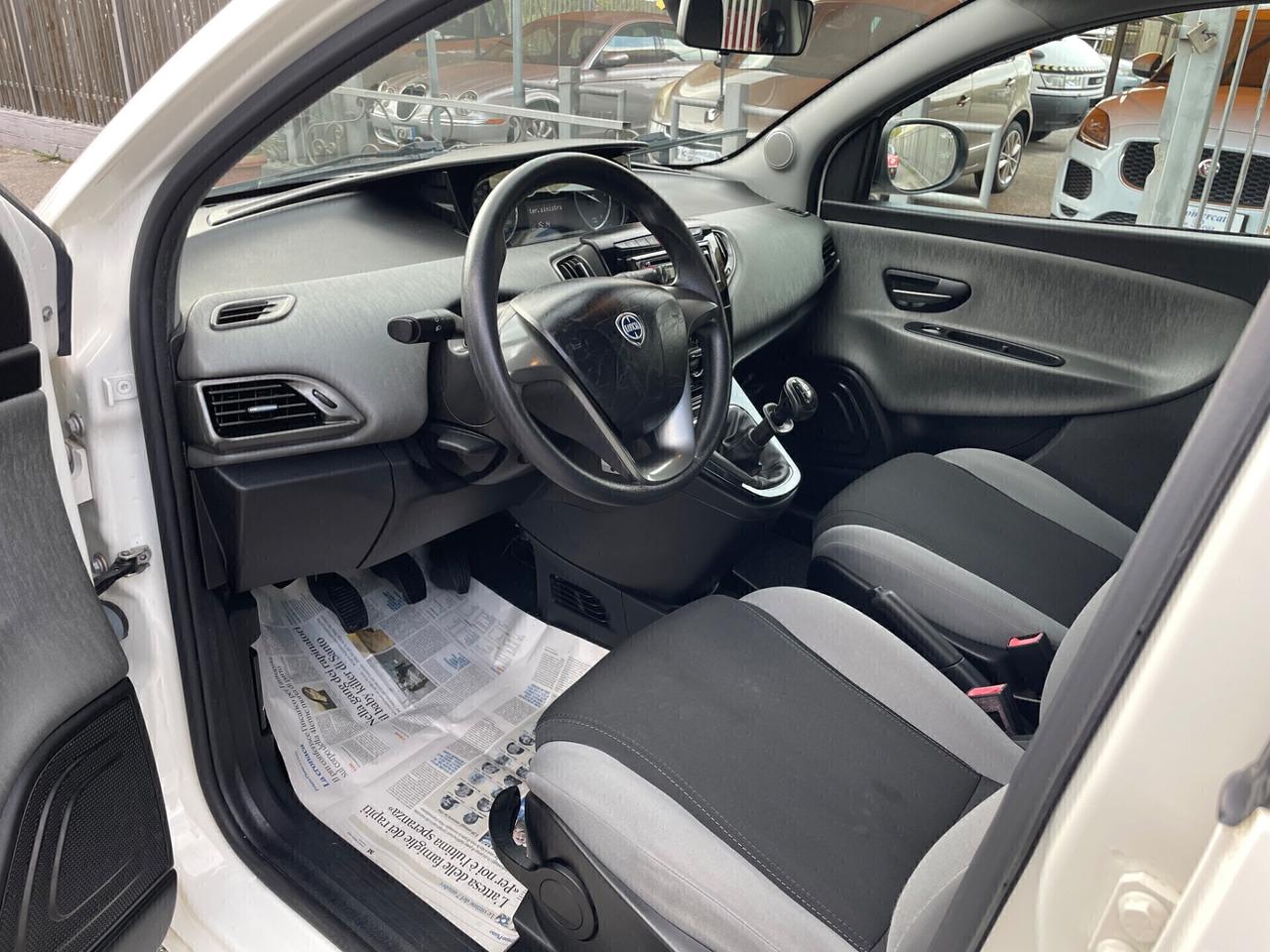 Lancia Ypsilon 0.9 TwinAir 85 CV 5 porte Metano Ecochic Gold