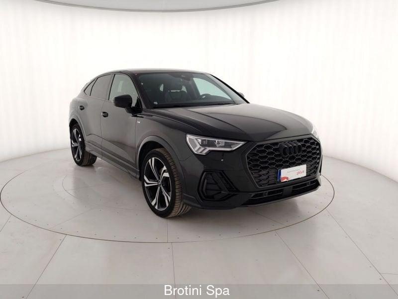 Audi Q3 Sportback 35 TDI S tronic Identity Black