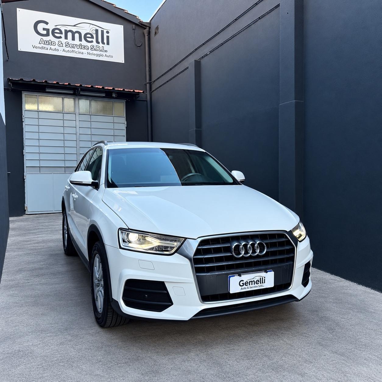 Audi Q3 2.0 TDI 120 CV Business Sport