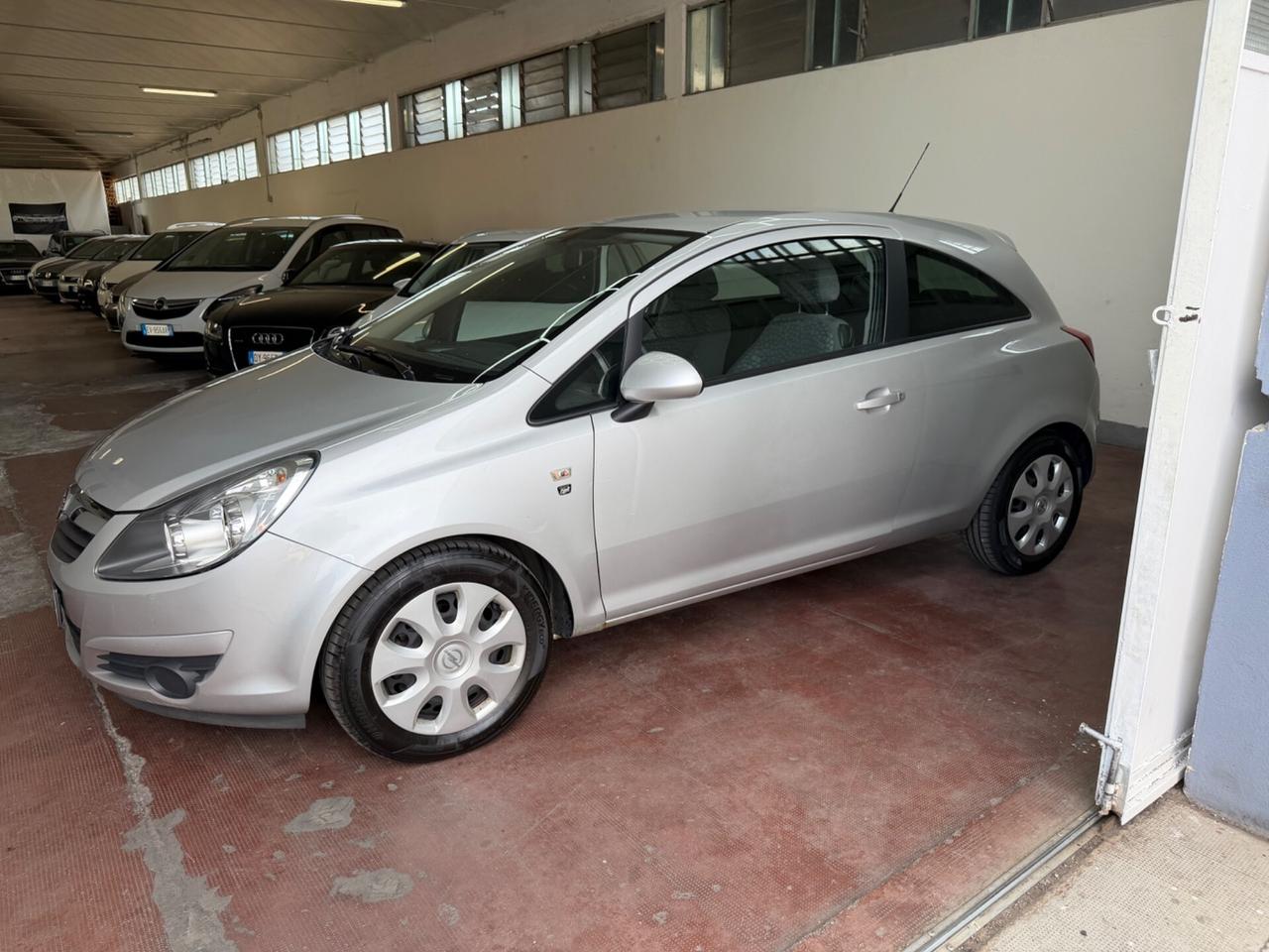 Opel Corsa 1.2 Benzina km 110.000 Neopatentato