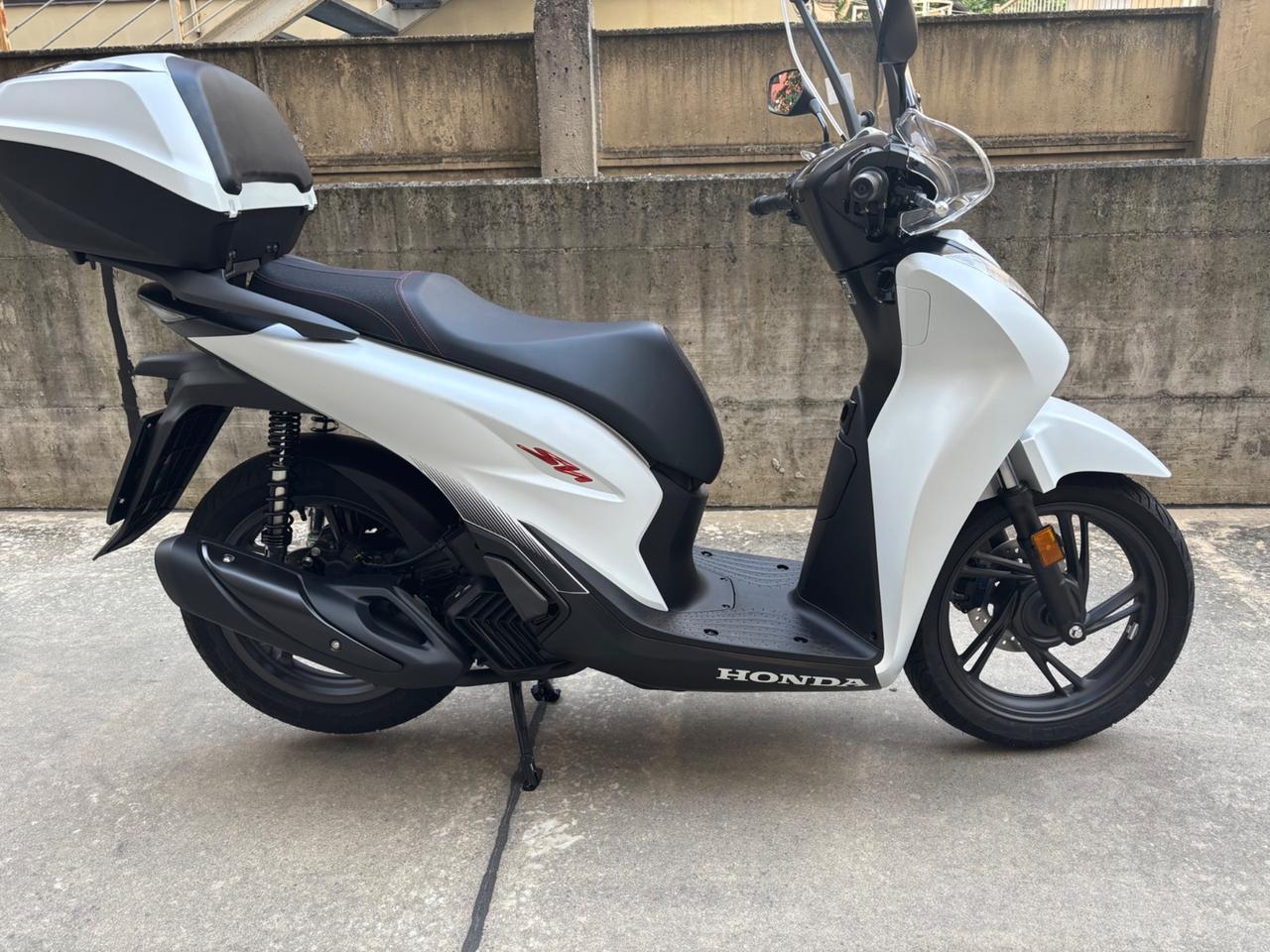 Honda SH 125 Sport Matt Pearl Cool White NUOVO
