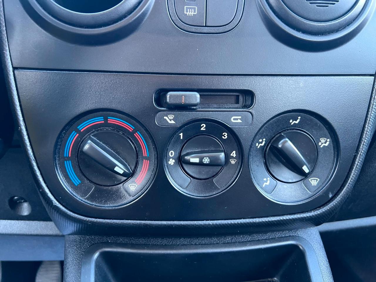 Fiat Qubo 1.4 8V 73 CV Active