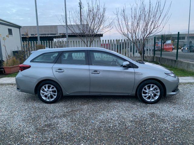 TOYOTA Auris Touring Sports 1.8 Hybrid Lounge