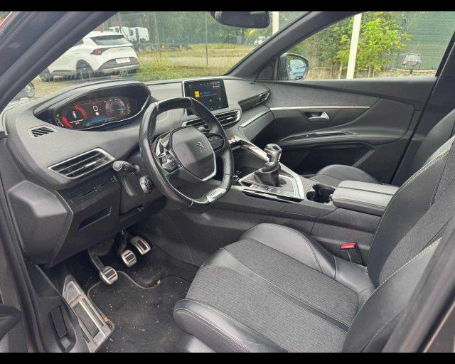 PEUGEOT 5008 BlueHDi 130 S&S GT Line
