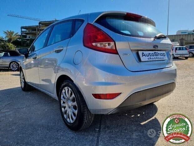 FORD Fiesta 1.6 TDCi 95 CV 5p. Titanium