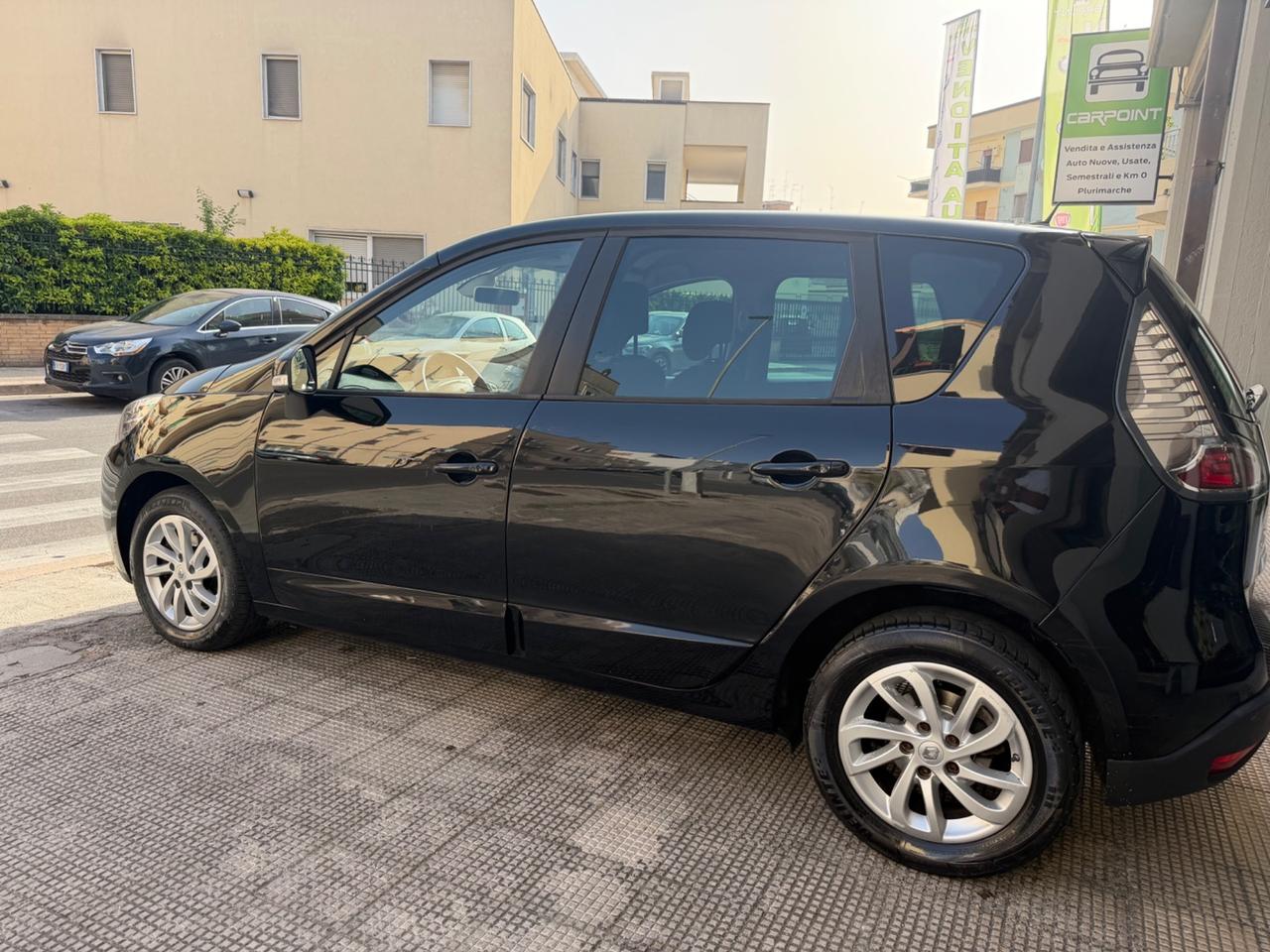 Renault Scenic Scénic XMod dCi 110 CV EDC Limited