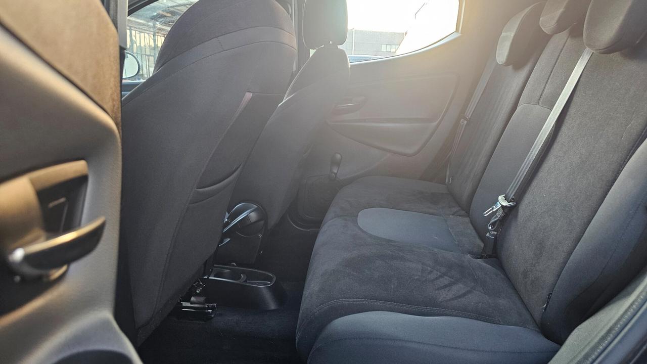 Lancia Ypsilon 0.9 TwinAir 85 CV 5 porte S&S DFN Platinum