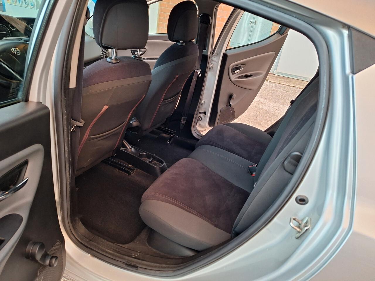 Lancia Ypsilon 1.3 MJT 16V 95 CV 5 porte S&S Platinum NEOPATENTATI CATTENA NUOVA E5B