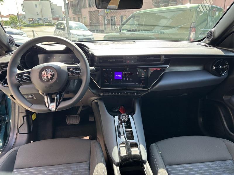 Alfa Romeo Junior 1.2 ibrida 145 cv edct6 FULL LED-APP CONNECT-17"