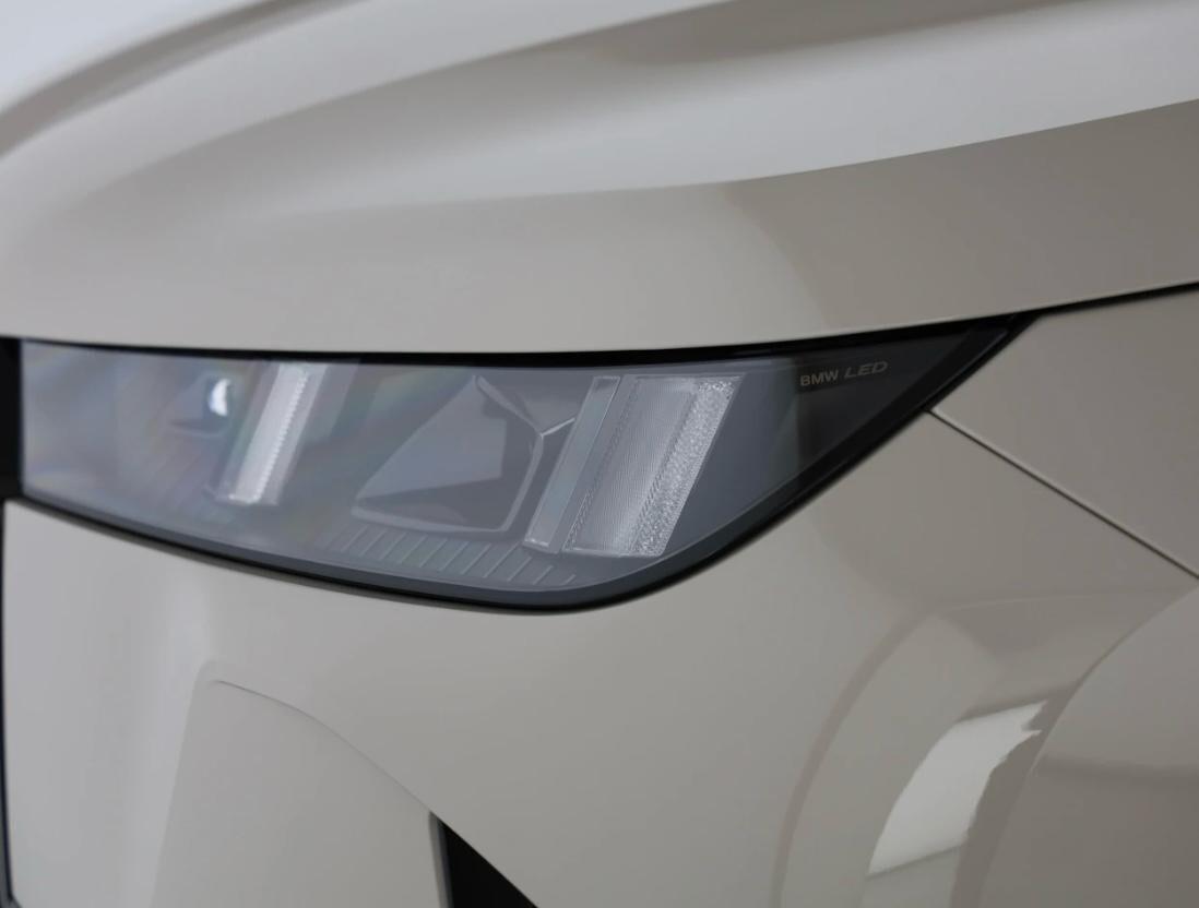Bmw IX M70
