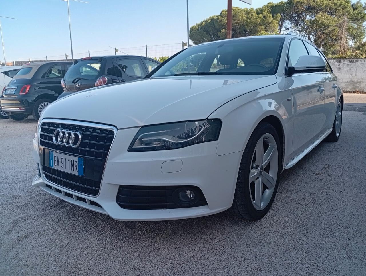 Audi A4 Avant 2.0 TDI 143CV F.AP. Ambiente S.line Interno Esterno