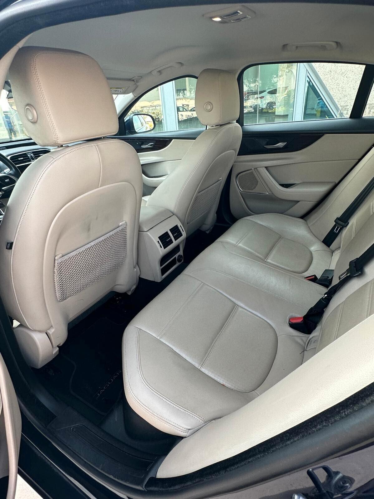 Jaguar XE 2.0 D 180 CV aut. S OFFERTA T-STOCK PREZZO IMPERDIBILE