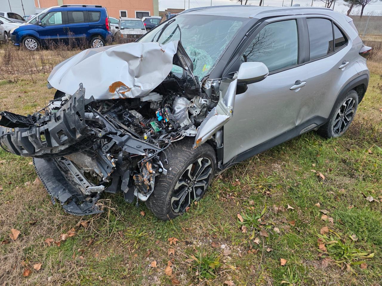 Toyota Yaris Cross 1.5 Hybrid 5p. E-CVT AWD-i Business