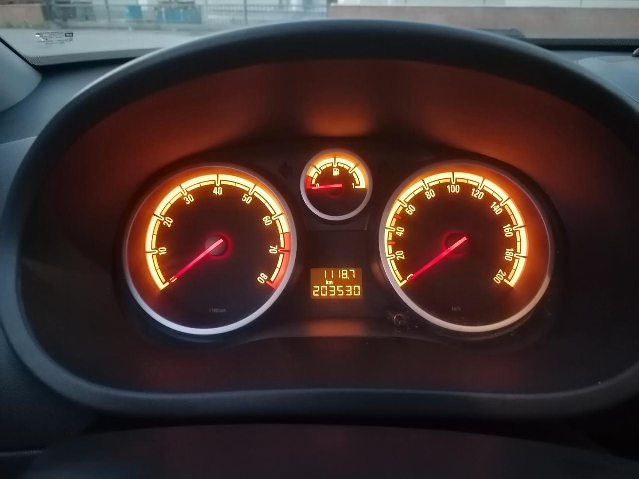 OPEL CORSA 1.2 5 Porte Club 63KW 2011