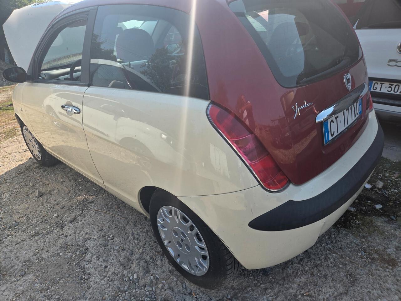 Lancia Ypsilon 1.2 16V Platino