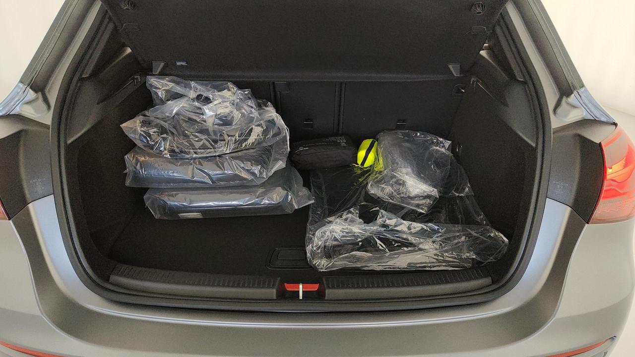 Mercedes-Benz A 250 e con tecnologia ibrida EQ