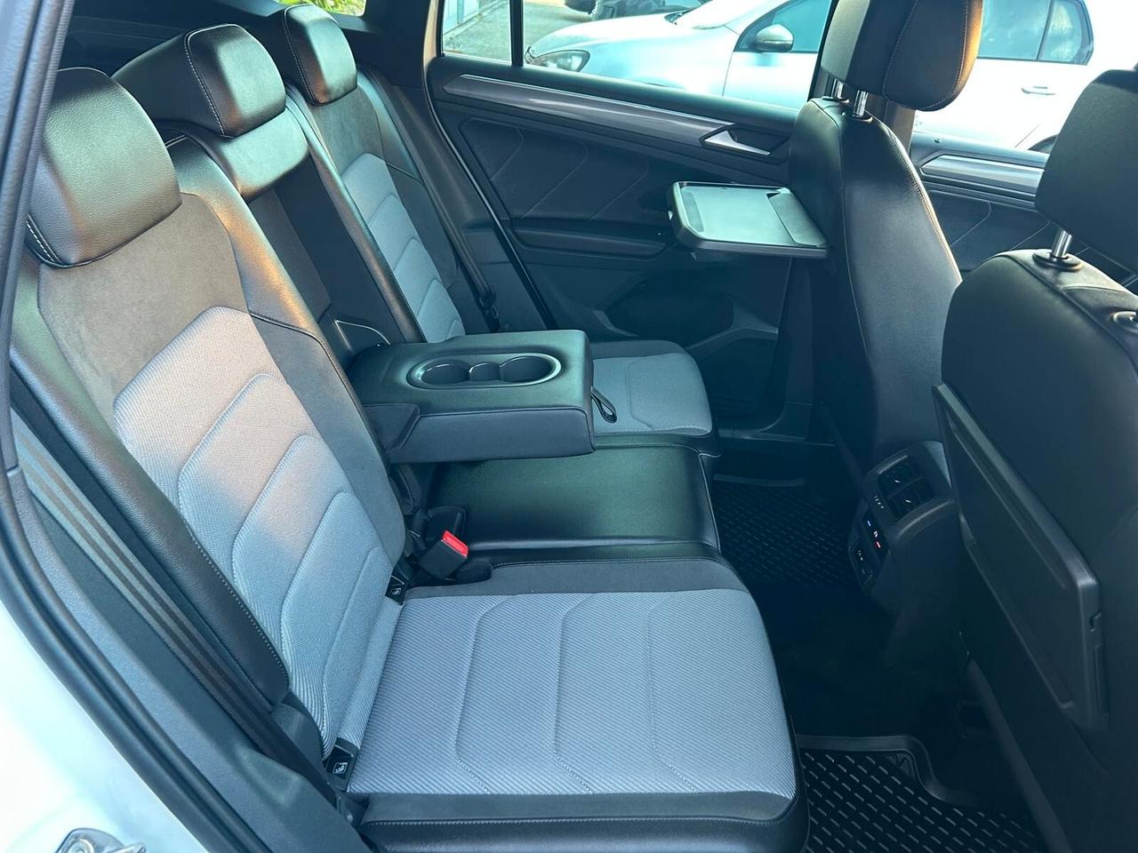 Volkswagen Tiguan 2.0 TDI SCR DSG R-LINE INTERNO ED ESTERNO