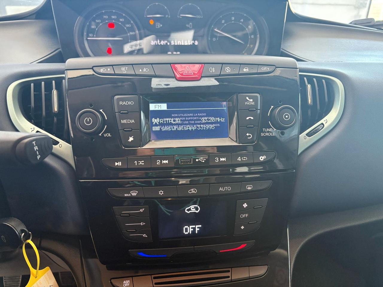 Lancia Ypsilon 1.0 FireFly 5 porte S&S Hybrid Oro