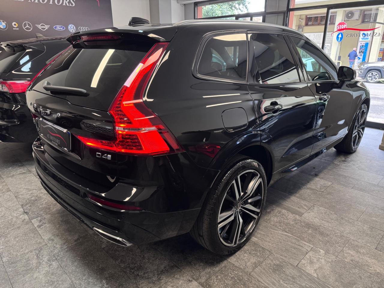Volvo XC60 2.0 190 D4 AWD R-design IVA esposta