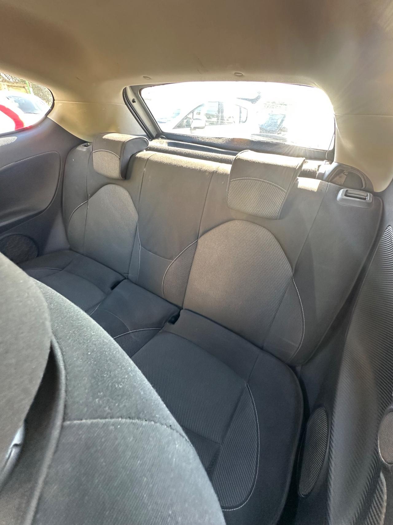 Alfa Romeo MiTo 1.6 JTDm 16V Distinctive Sport Pack