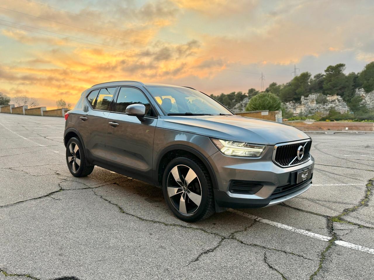 Volvo XC40 D4 AWD/2.0 150 CV/CERCHI 19"/TAGLIANDI VOLVO