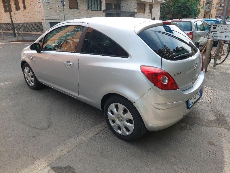 Opel Corsa 1.2 80CV 3 porte GPL-TECH Edition gomme nuove e frizione