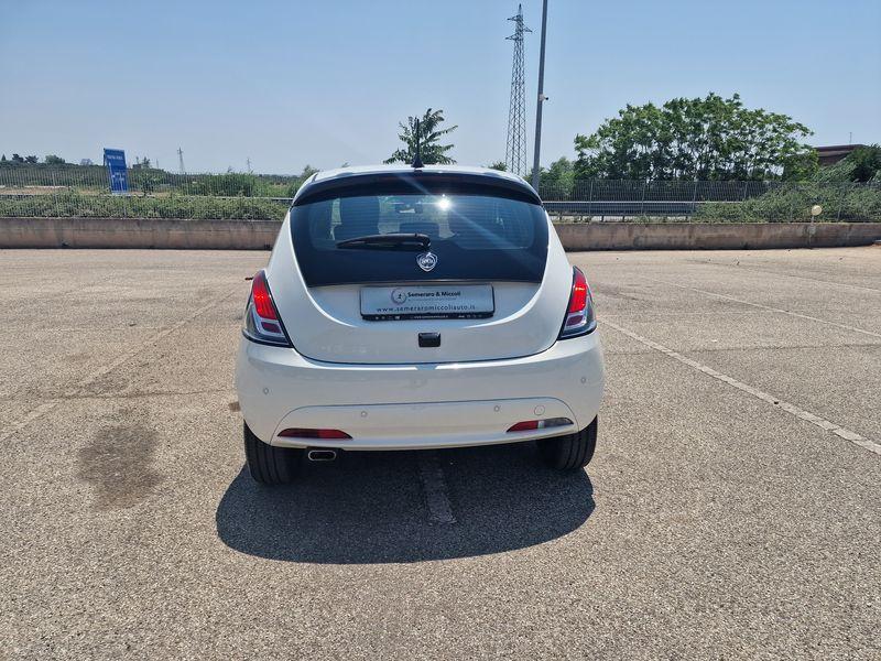 LANCIA Ypsilon 1.0 firefly hybrid Platino s&s 70cv