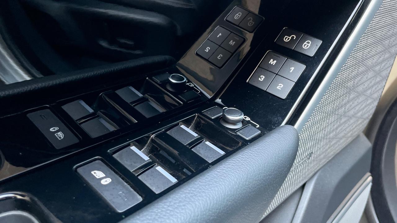 RANGE ROVER VELAR 2.0 R-DYNAMIC HSE 240CV - FULL LED, PELLE, PACCHETTO LUCI