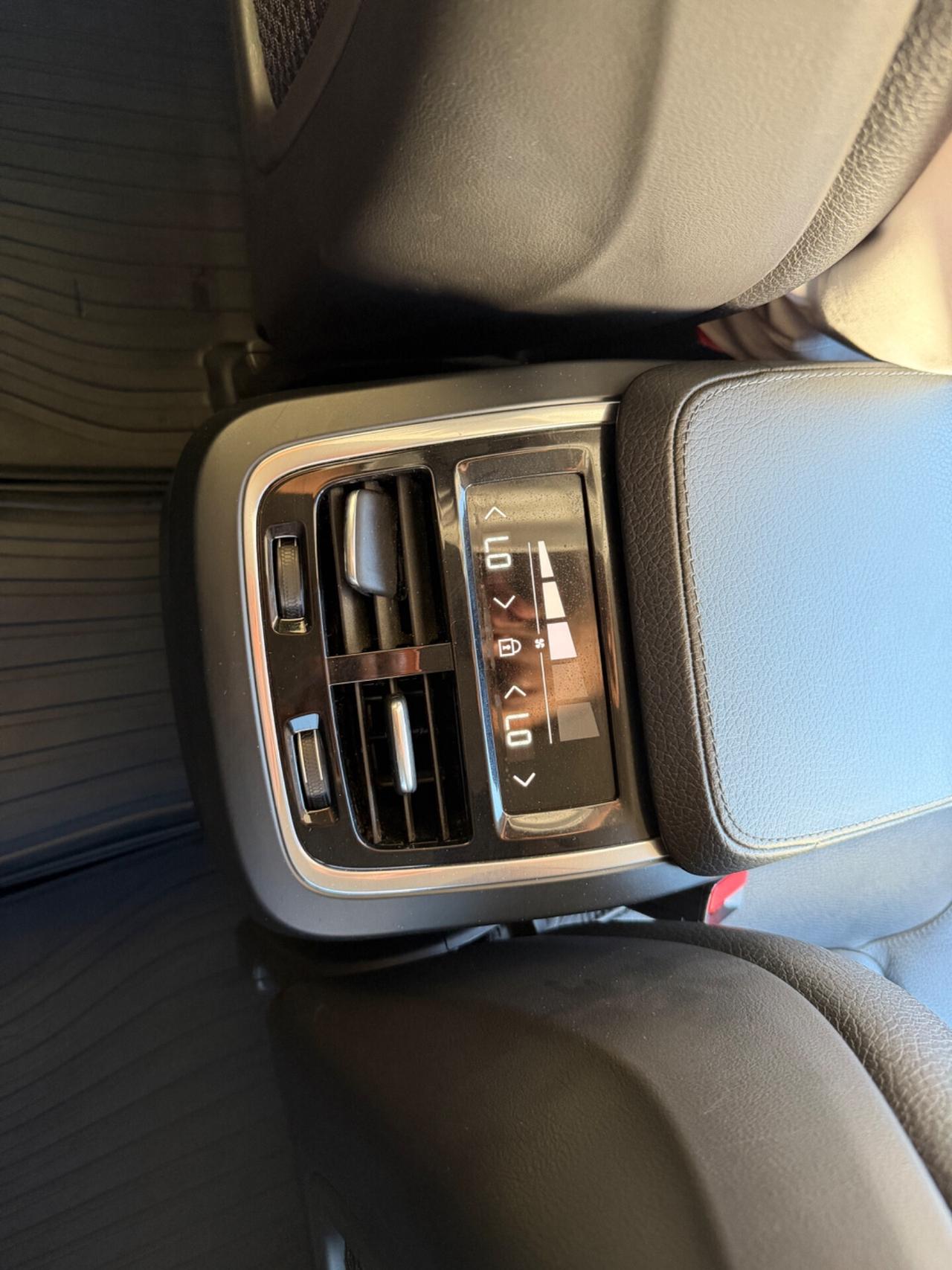 Volvo XC 90 D5 AWD 7 Posti Full Optional - 2019