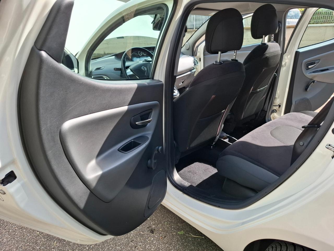 Lancia Ypsilon 1.2 69 CV 5 porte GPL Ecochic Gold