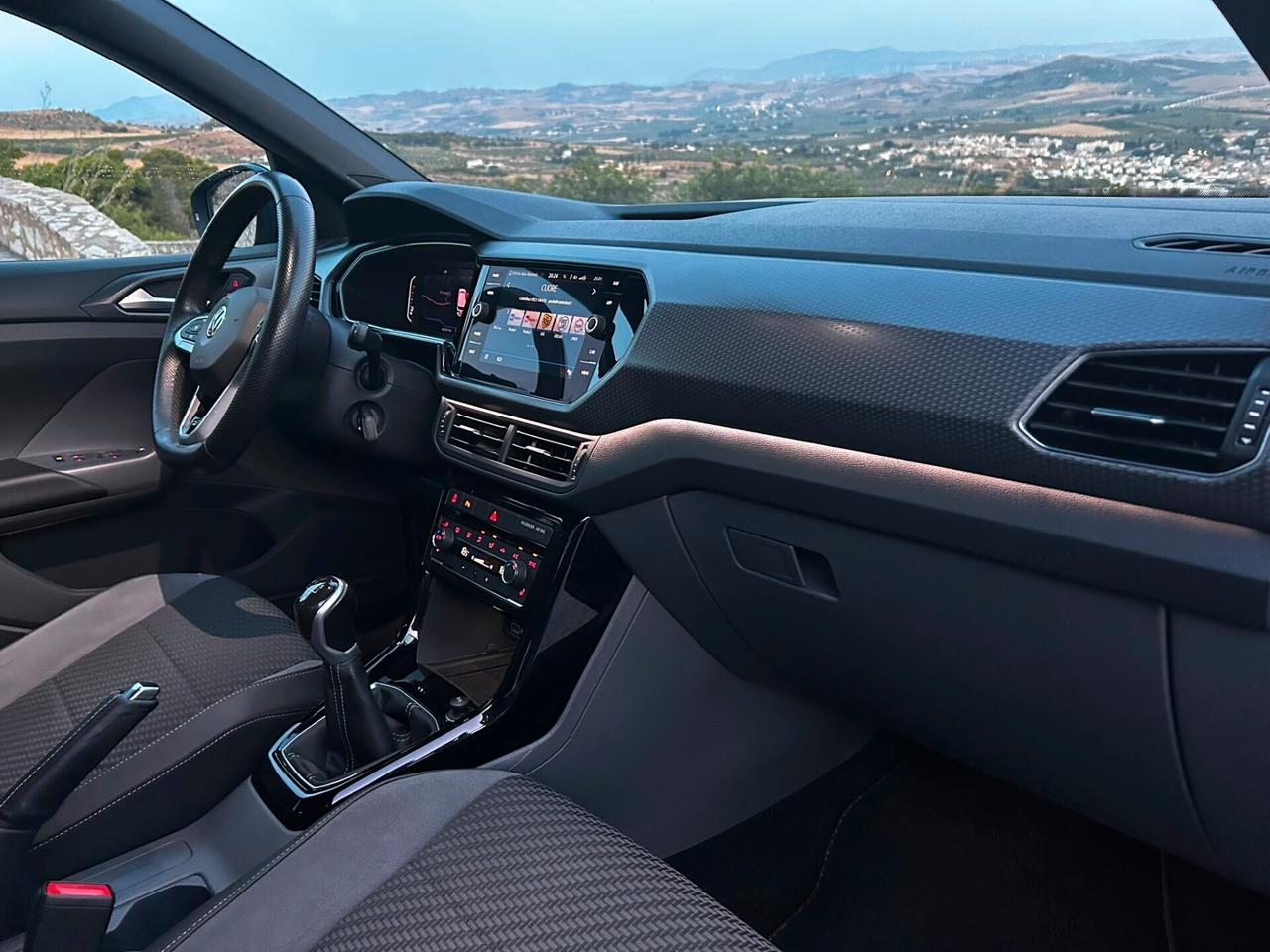 Volkswagen T-Cross 1.6 TDI Advanced R LINE PLUS