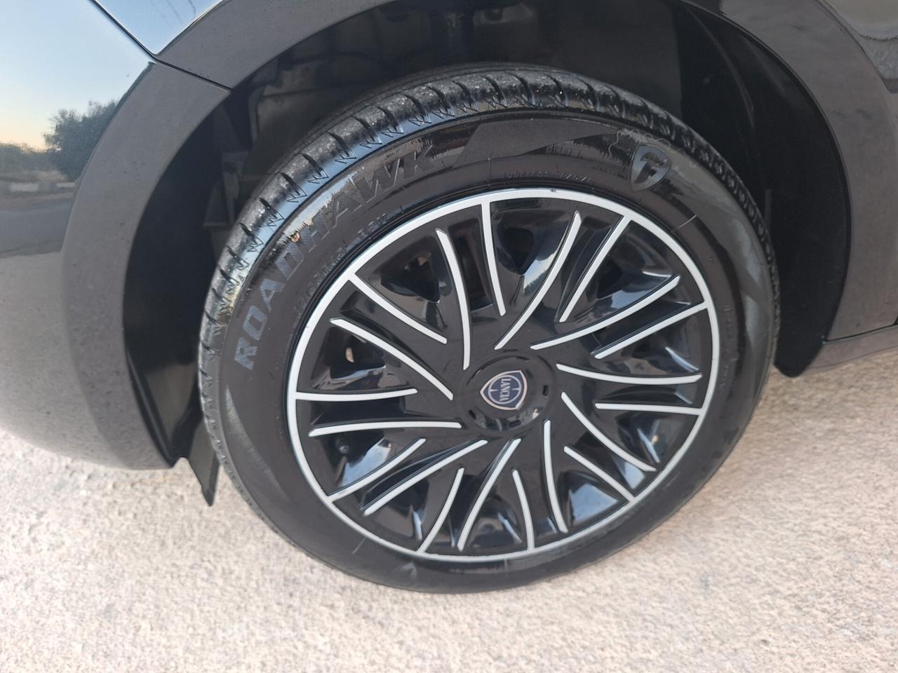 Lancia Ypsilon 1.0 Hybrid GOLD 2022