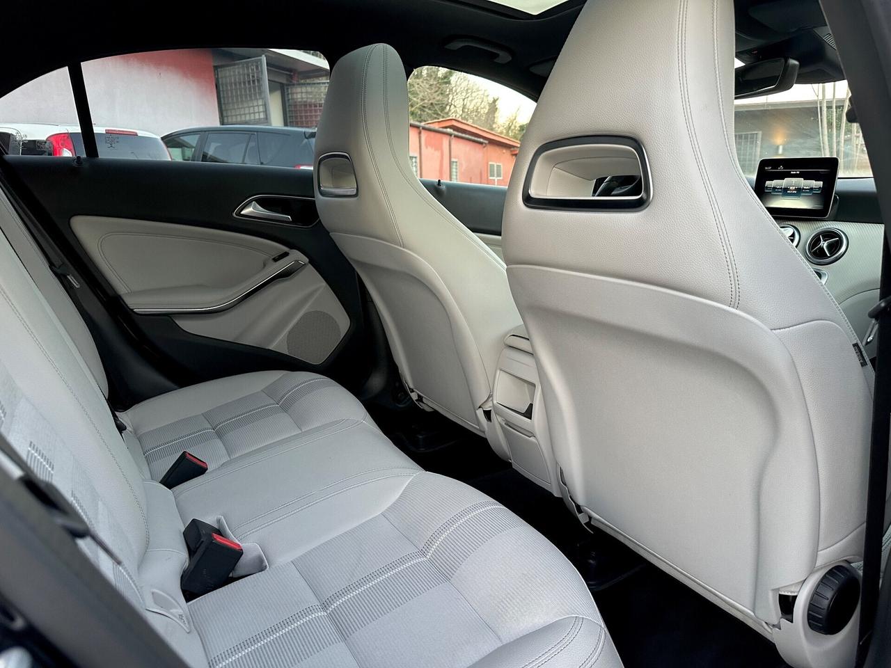 Mercedes-benz A 200 d Automatic Sport Edition White Cream UNIPRO UFF Permute e Rate