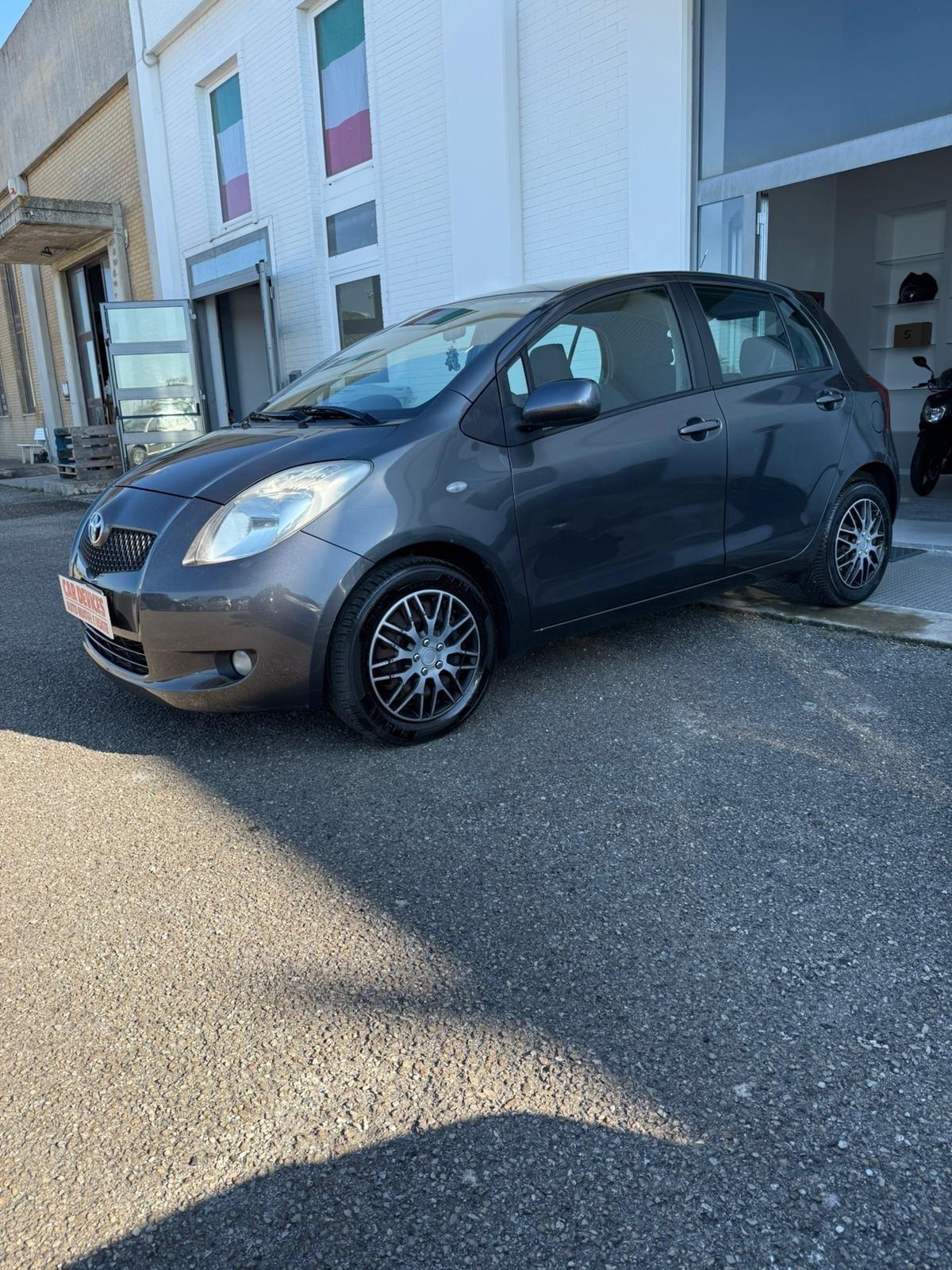 Toyota Yaris 1.3 - BENZINA-NEOPATENTATI