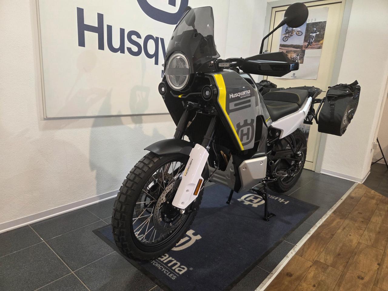 Husqvarna Norden 901 Borse e Cavalletto Centrale