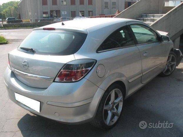 Opel Astra GTC 1.9 16V CDTI 150 CV 3p. Sport