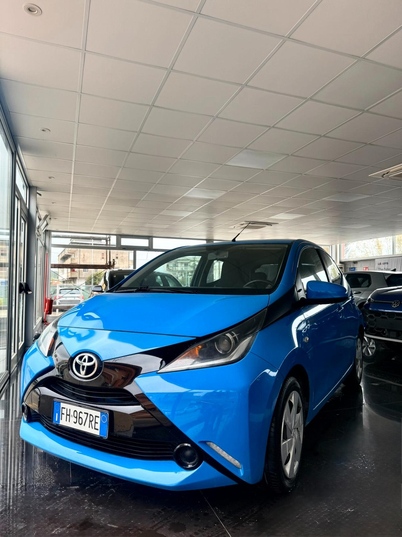 Toyota Aygo 1.0 VVT-i 69 CV 5 porte x-play imm.2017