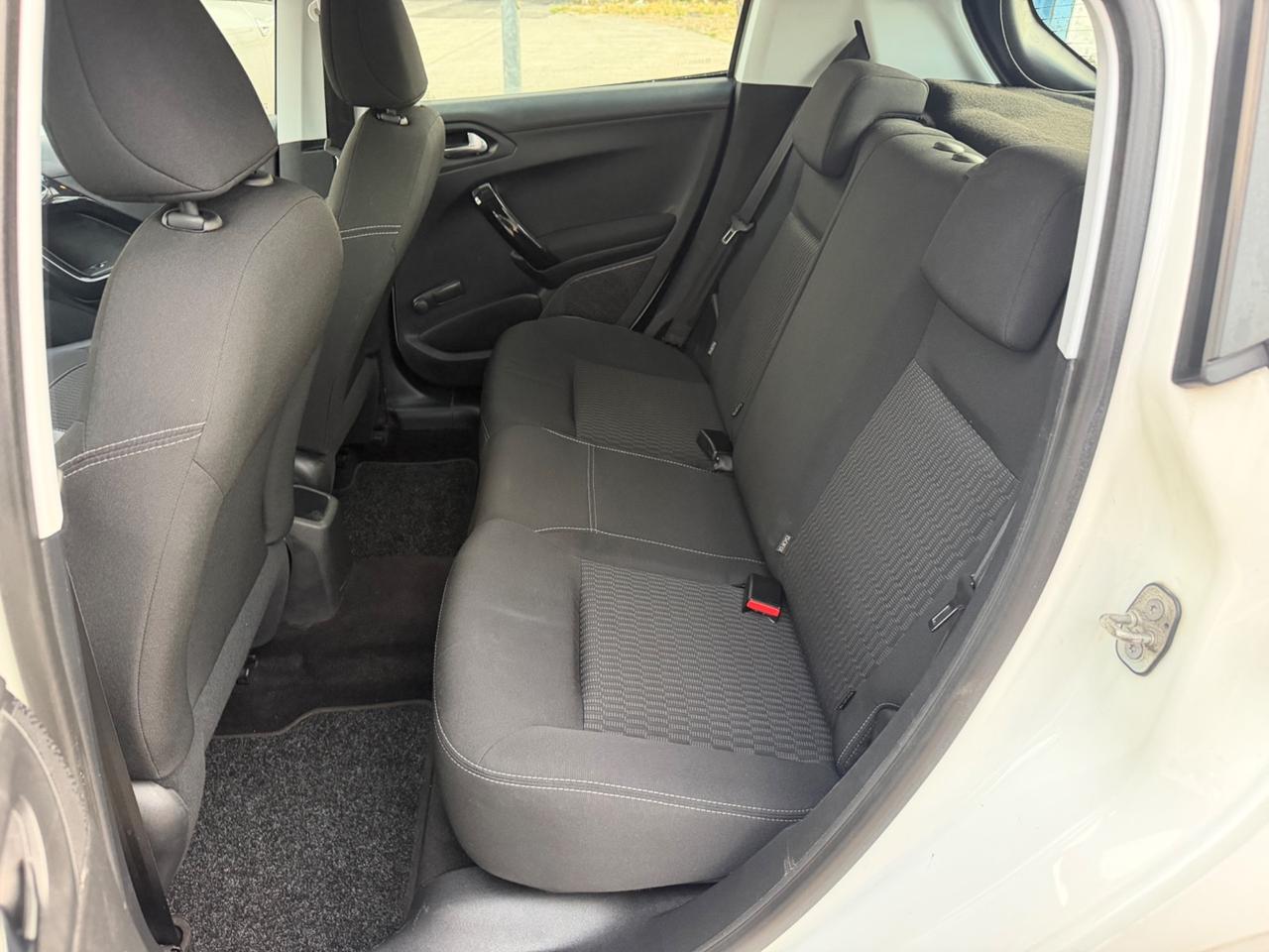 Peugeot 208 BlueHDi 1.6 Diesel 75 cv 2016