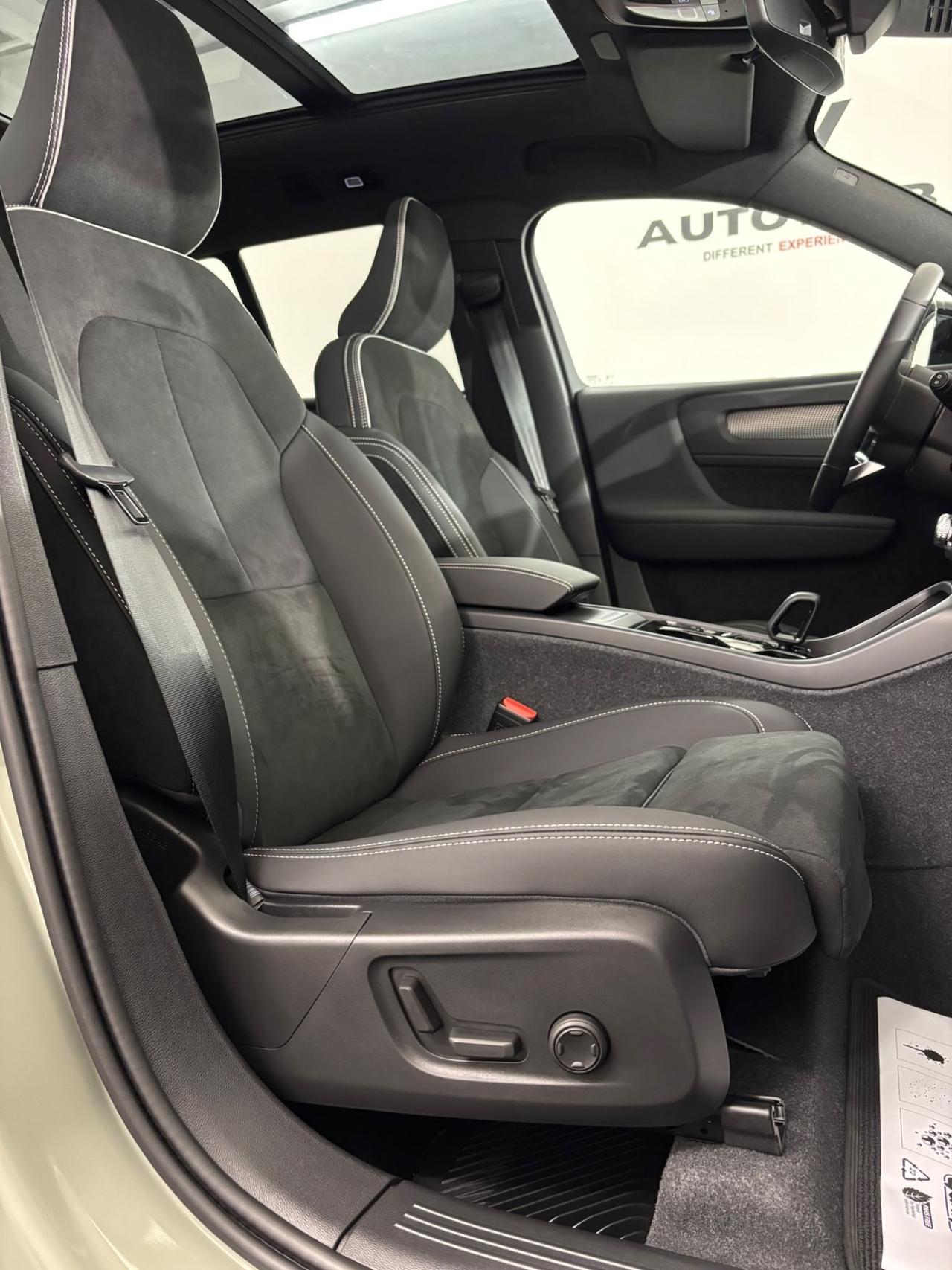 Volvo XC40 B3 automatico Ultimate Dark
