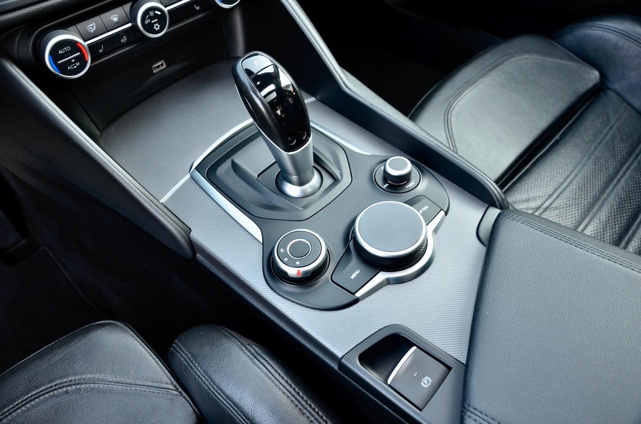 ALFA ROMEO GIULIA 2.2 TD VELOCE Q4 210cv AWD AUTO, UFF ITALIANA, TETTO, EURO 6B, NAVI, RETROCAMERA, 19", PERMUTE