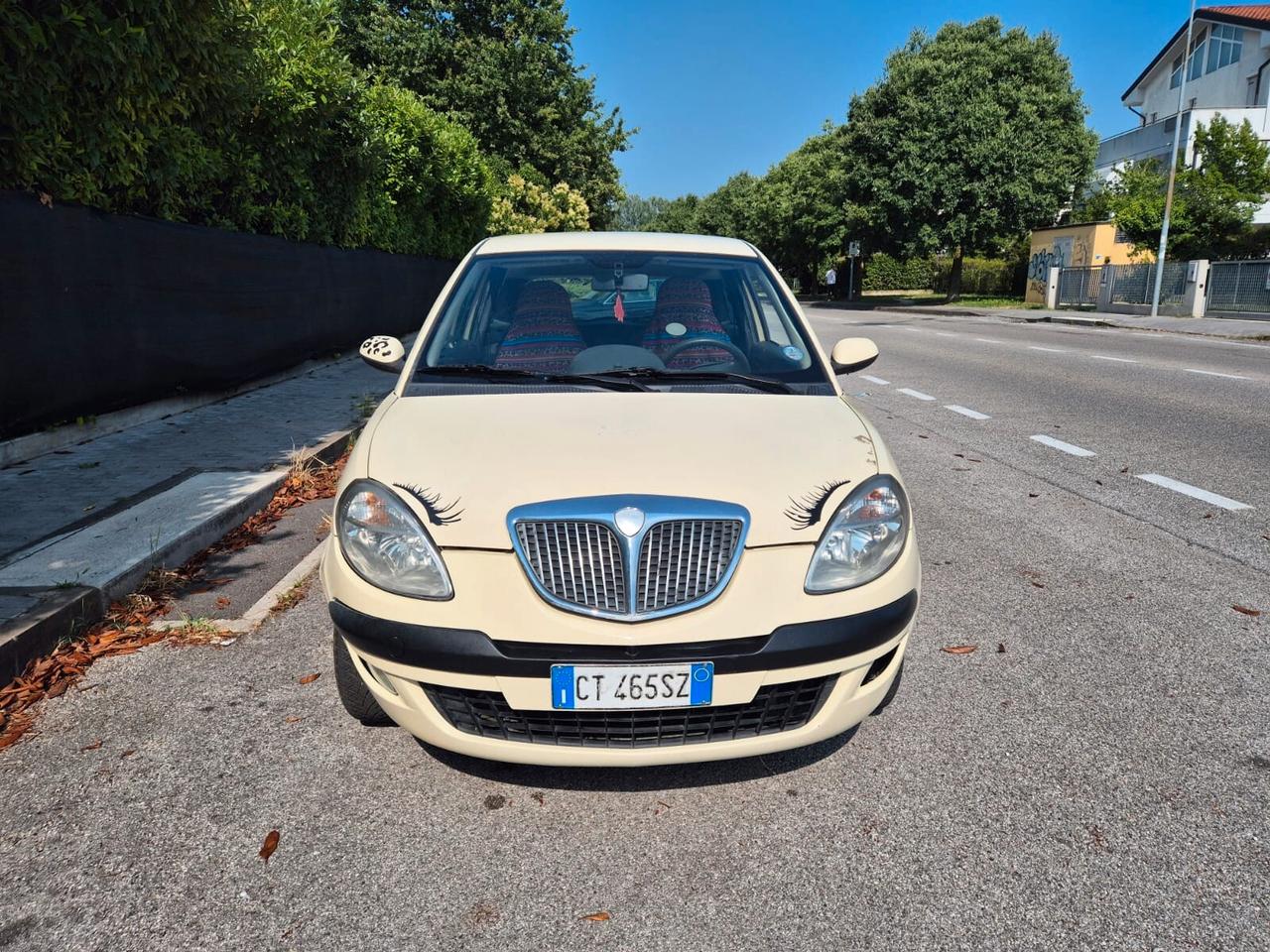 Lancia Ypsilon 1.2 Oro Giallo