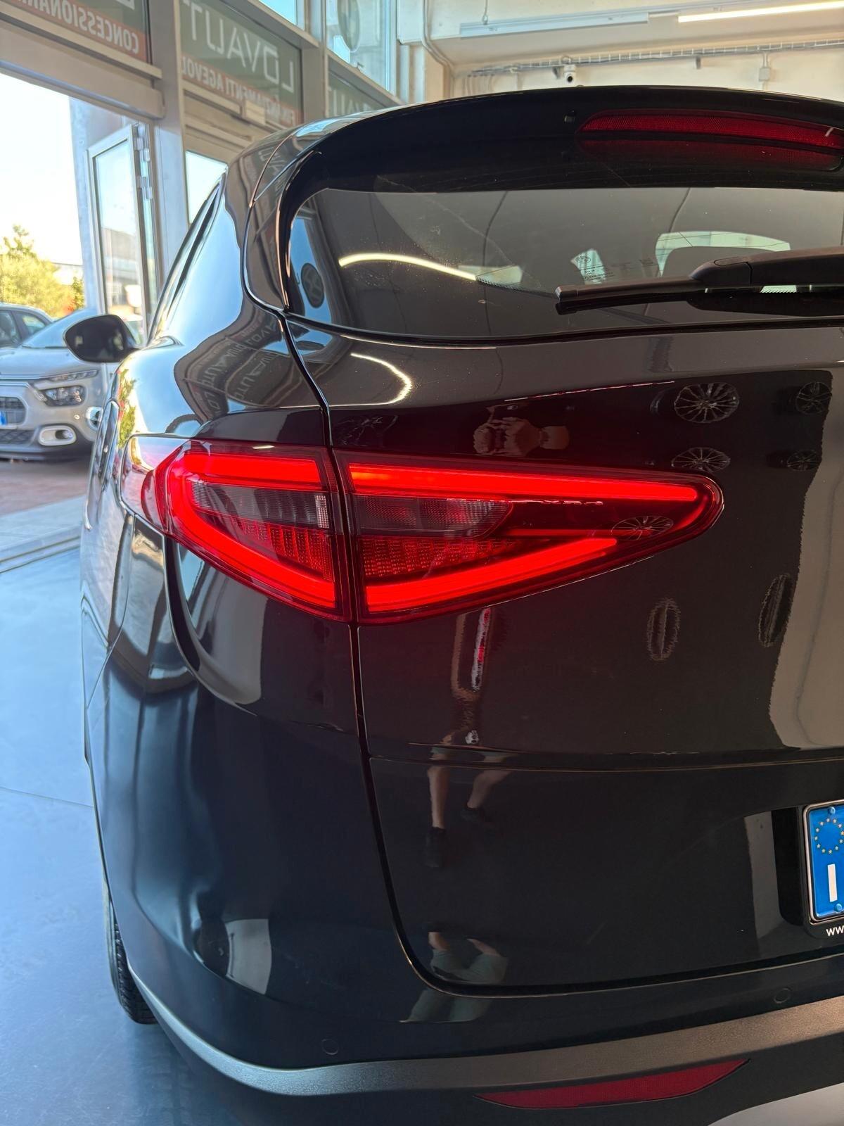 Alfa Romeo Stelvio 2.2 Turbodiesel 160 CV AT8 RWD Super Business