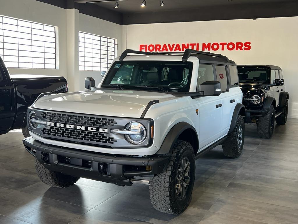 Ford Bronco 2.3L Ecoboost 4x4 BADLANDS e 2.7L WILDTRACK 4P 2025