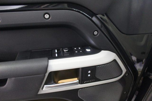 LAND ROVER Defender 90 3.0D I6 250 CV AWD