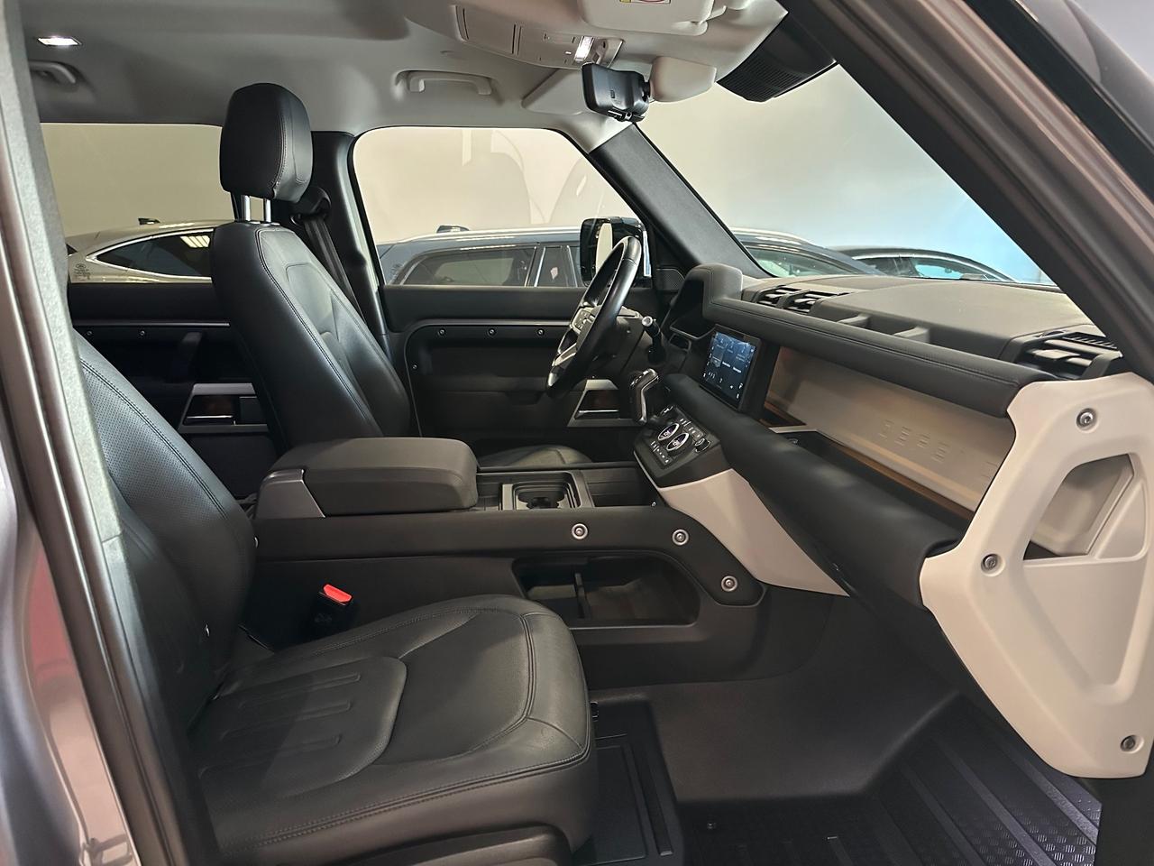 Land Rover Defender 110 3.0D I6 200 CV AWD Auto SE