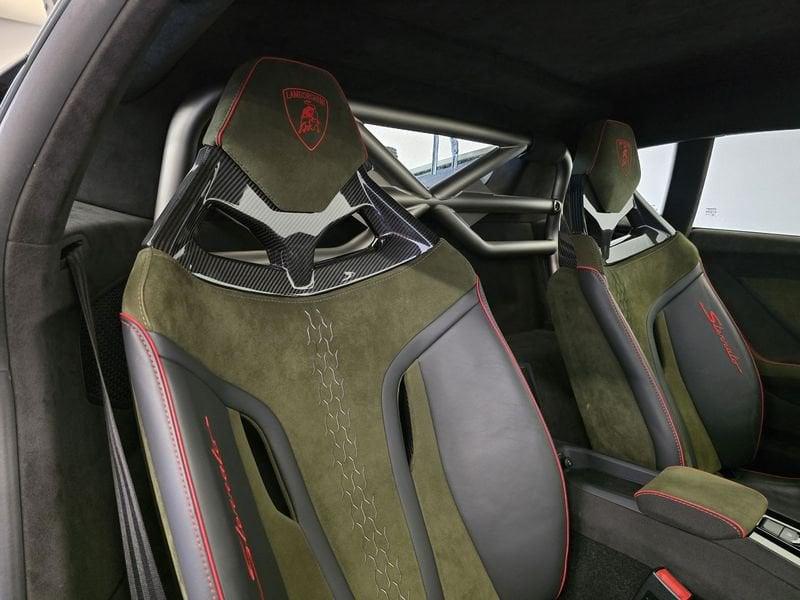 Lamborghini Huracan Sterrato Sterrato