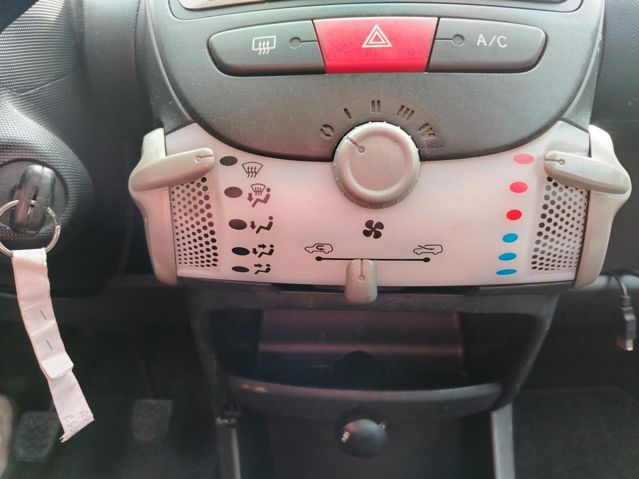 Toyota Aygo 1.0 12V VVT-i 5 porte Orange Connect