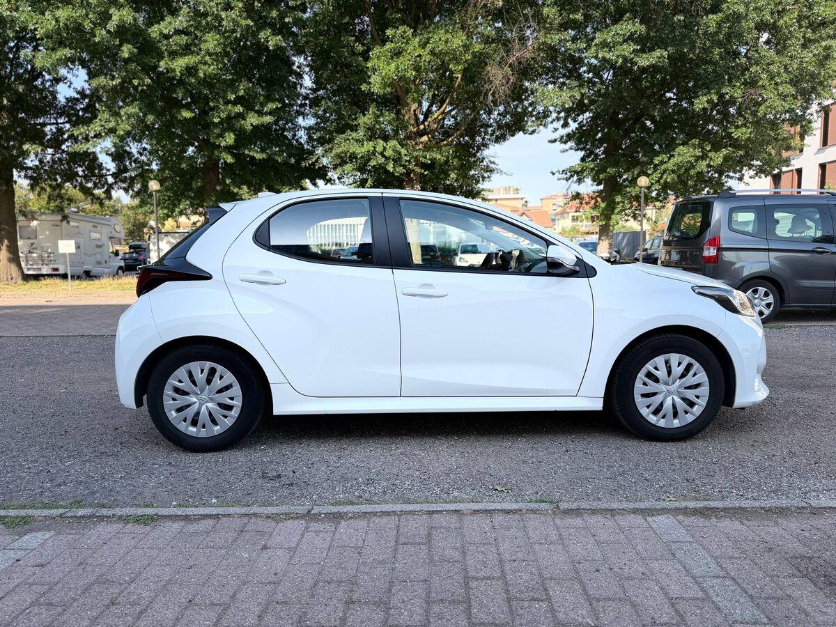 Toyota Yaris 1.5h Active